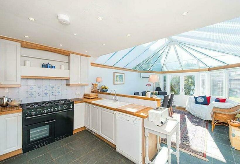 Dhucraig, 48 The Scores