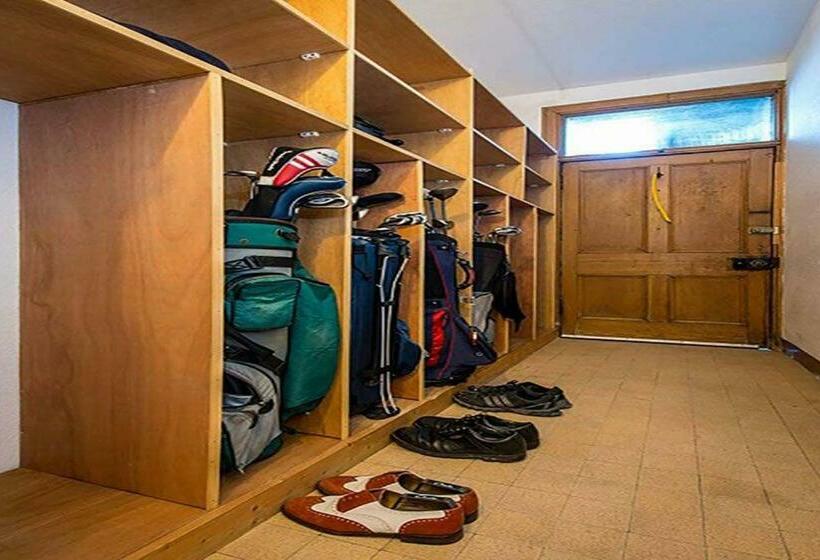 Dhucraig, 48 The Scores