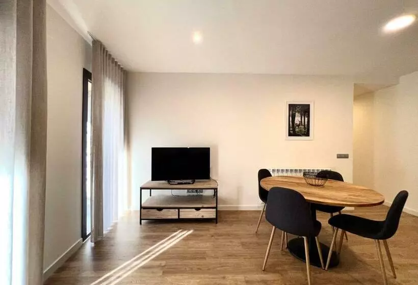 Espot Cowork & Apartments   L Amfitriona