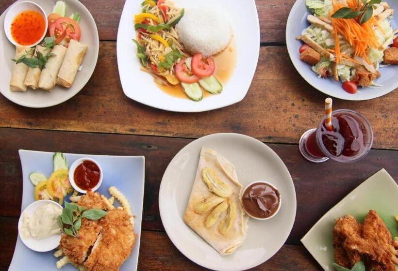 Otel Mad Monkey Koh Rong Samloem