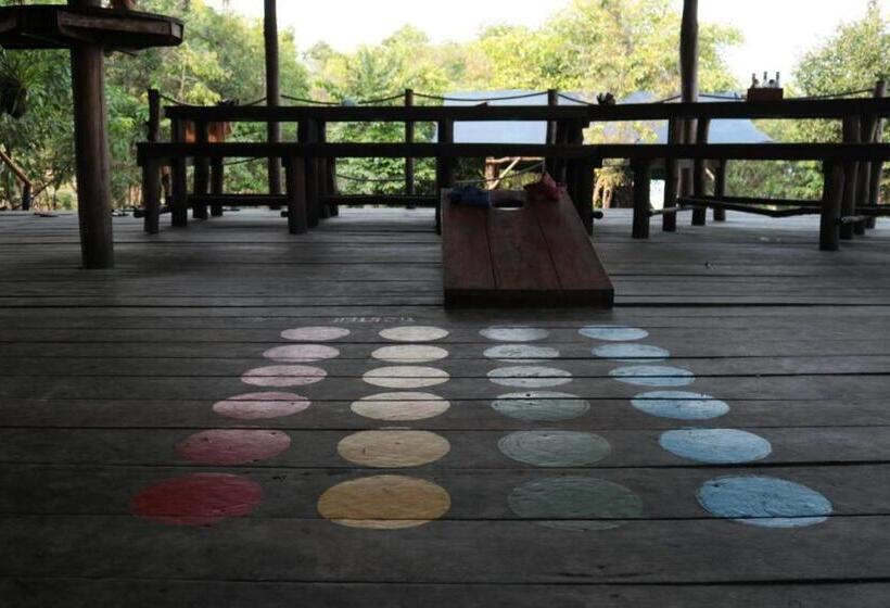 Otel Mad Monkey Koh Rong Samloem