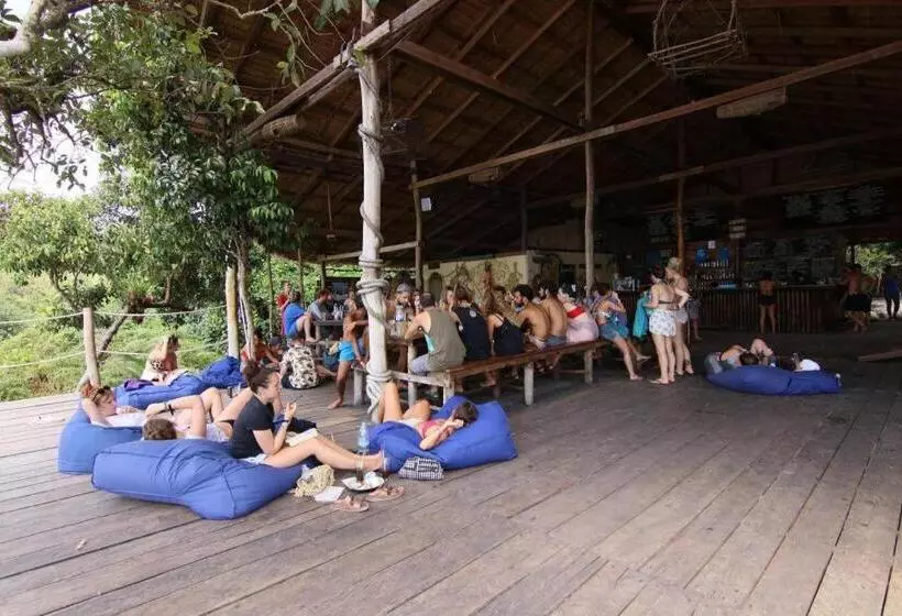 Hotelli Mad Monkey Koh Rong Samloem