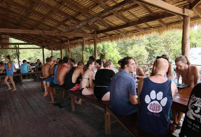 Otel Mad Monkey Koh Rong Samloem