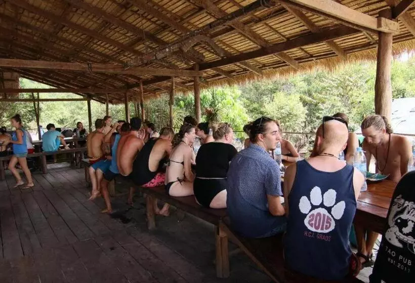 Hotelli Mad Monkey Koh Rong Samloem