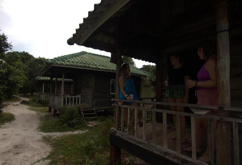 Otel Mad Monkey Koh Rong Samloem