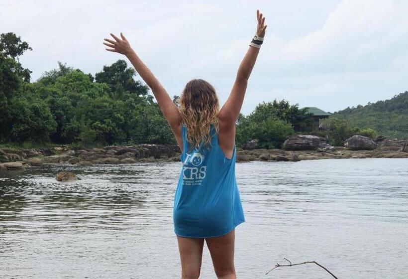 Otel Mad Monkey Koh Rong Samloem