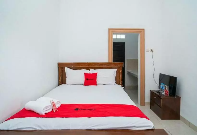 ホテル Reddoorz Syariah @ Jalan Tingang Palangkaraya