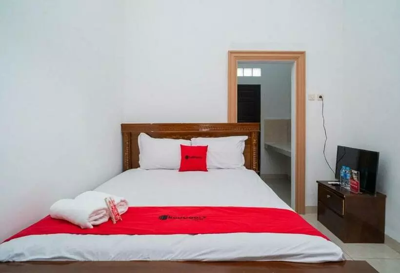 ホテル Reddoorz Syariah @ Jalan Tingang Palangkaraya