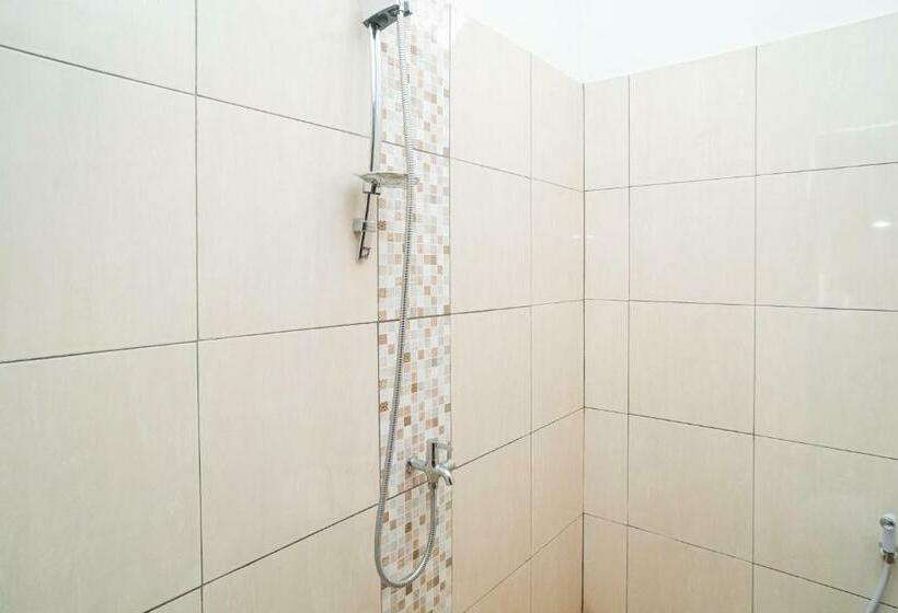 酒店 Reddoorz Syariah @ Jalan Tingang Palangkaraya