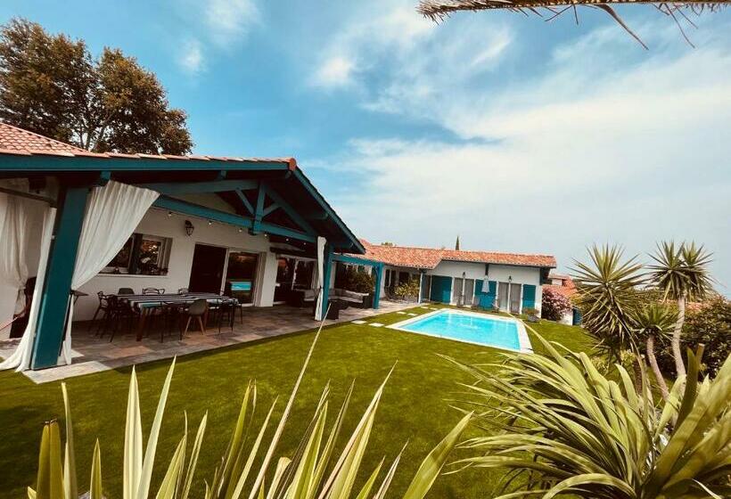 Villa A 100 M Du Quartier Des Docks De Biarritz Jacuzzi , Piscine Chauffée , Pétanque