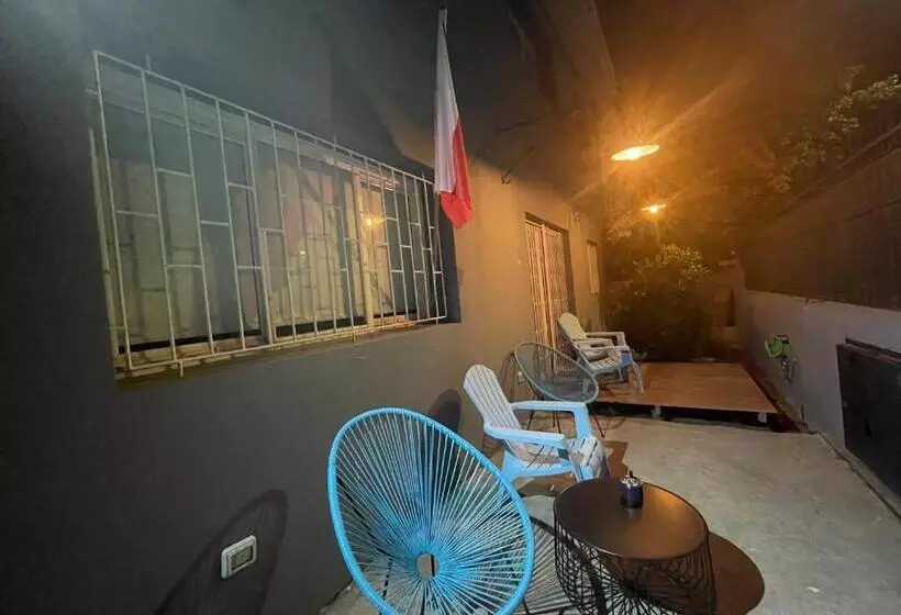 Retkeilymaja Tqcaleta Providencia Barrio Italia
