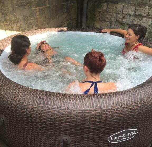 تختخواب و صبحانه Chambre D Hôtes Avec Jacuzzi En Extérieur