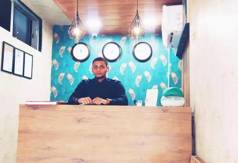 Fabhotel Aksa Inn