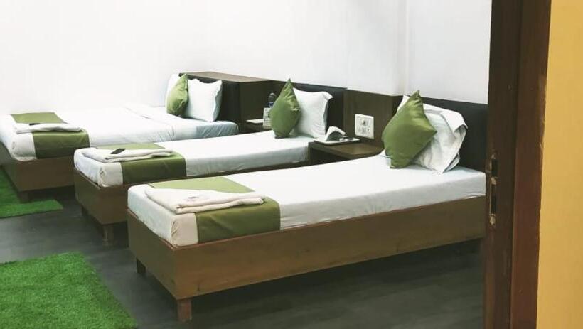 ホテル Fabexpress Aksa Inn Nr Kokilaben