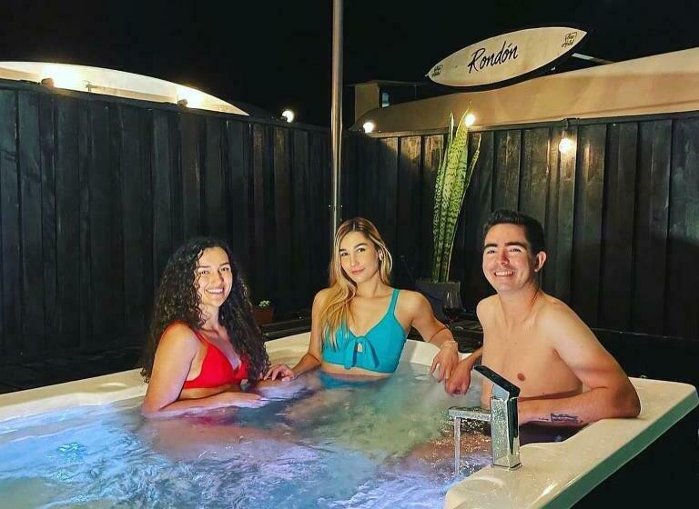 Bushotel Puerto Viejo With Private Hot Tube Very Close To Town