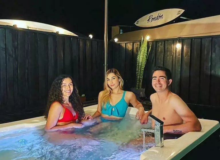 Bushotel Puerto Viejo With Private Hot Tube Very Close To Town