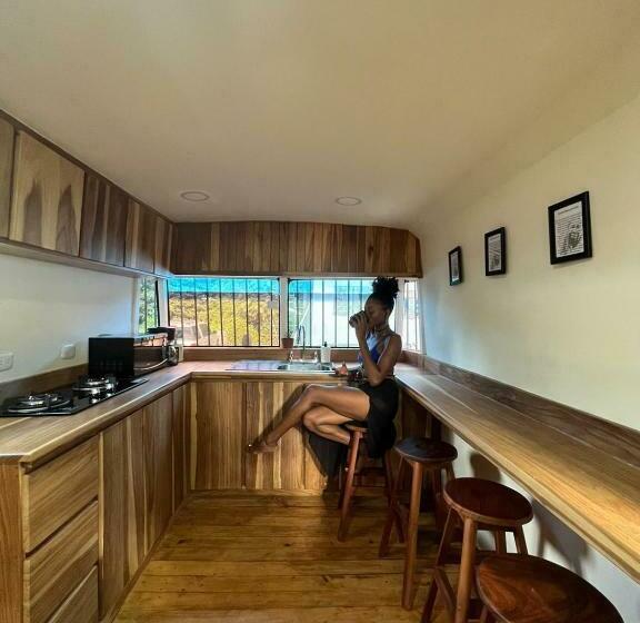 Bushotel Puerto Viejo With Private Hot Tube Very Close To Town