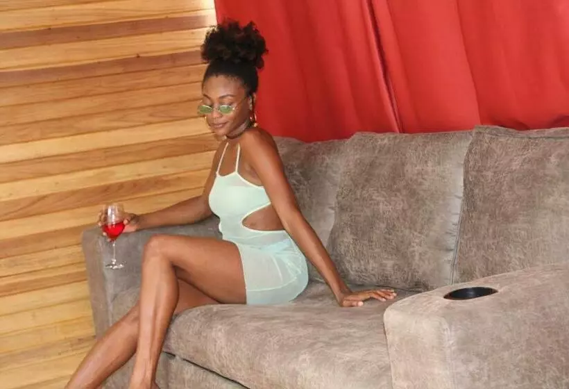 Bushotel Puerto Viejo With Private Hot Tube Very Close To Town