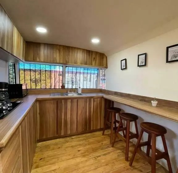 Bushotel Puerto Viejo With Private Hot Tube Very Close To Town