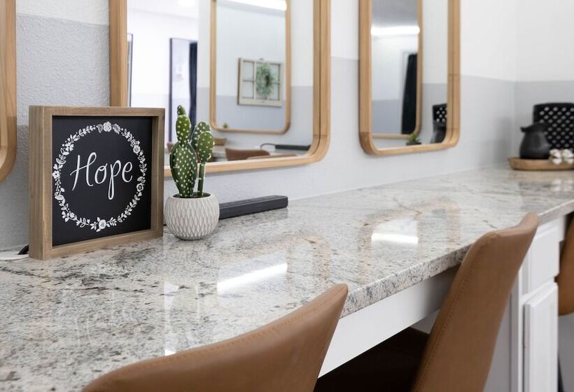 هتل The Westerner Extended Stay