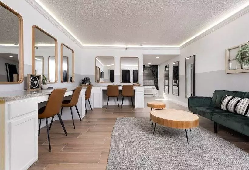 Hotelli The Westerner   Extended Stay