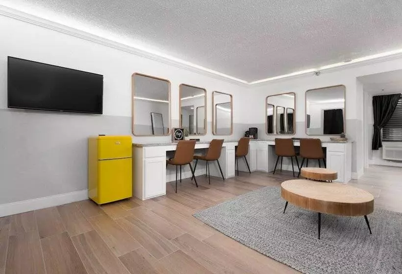 Hotelli The Westerner   Extended Stay