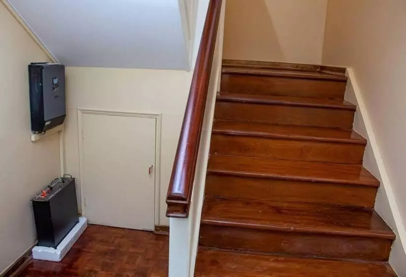 Inviting 3 Bed Apartment In The City