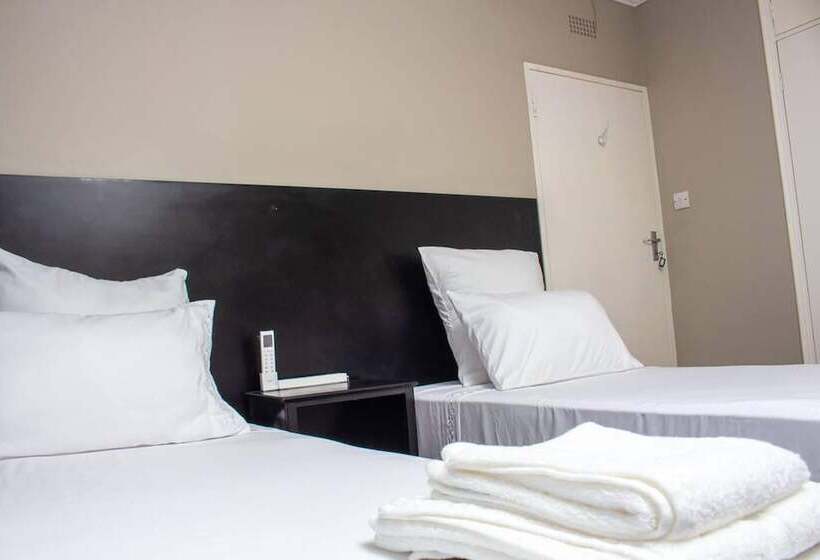 Inviting 3 Bed Apartment In The City