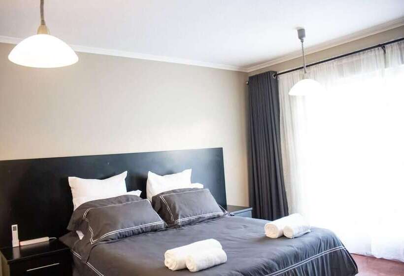 Inviting 3 Bed Apartment In The City