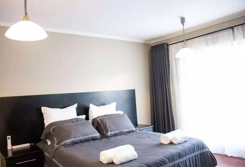 Inviting 3 Bed Apartment In The City