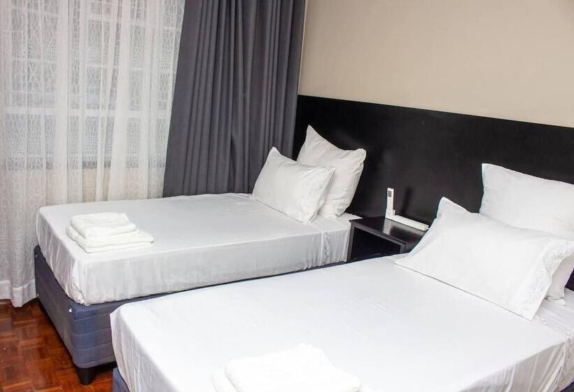 Inviting 3 Bed Apartment In The City