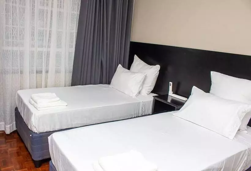 Inviting 3 Bed Apartment In The City