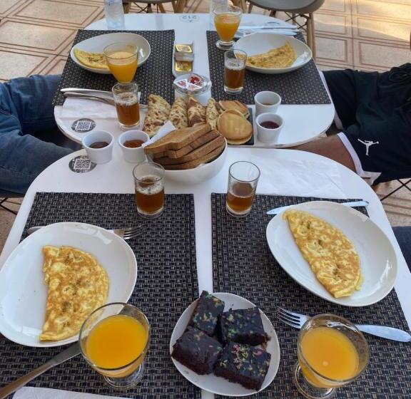 פנסיון The Bird