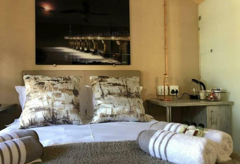 The Bachelor Private Guest Room