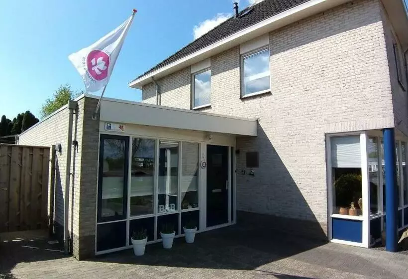 Aamiaismajoitus (B&B) Appartement Mijn Ouders Bed En Breakfast Emmeloord