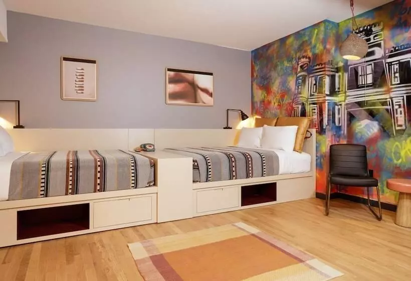 هتل Moxy Richmond Downtown