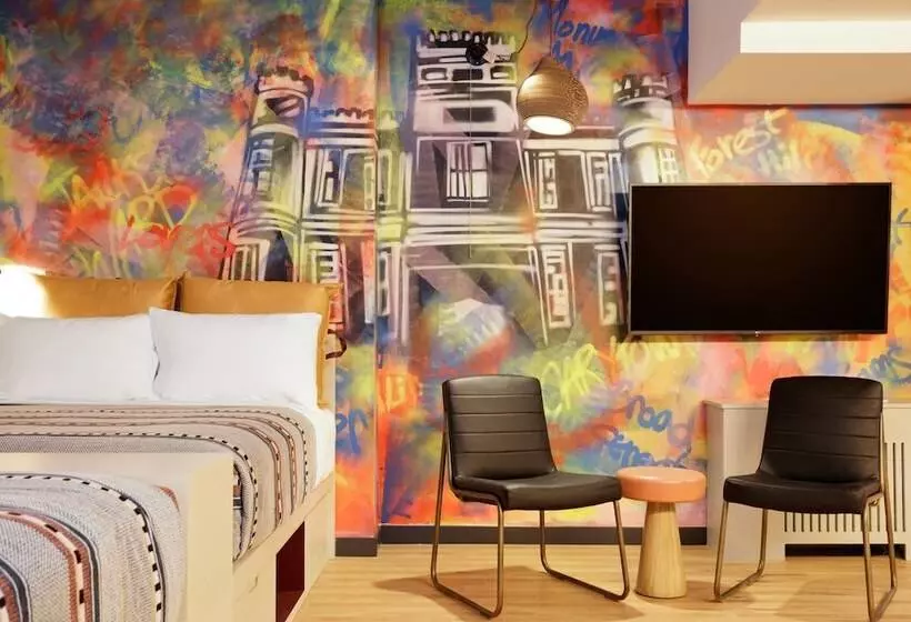 هتل Moxy Richmond Downtown