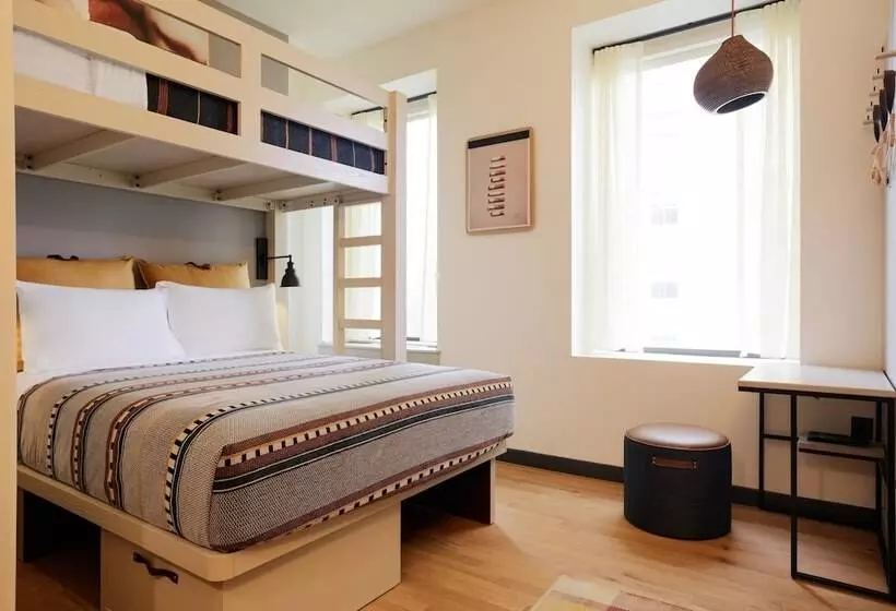 هتل Moxy Richmond Downtown