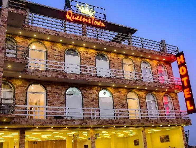 Queenstown Hotel Murree