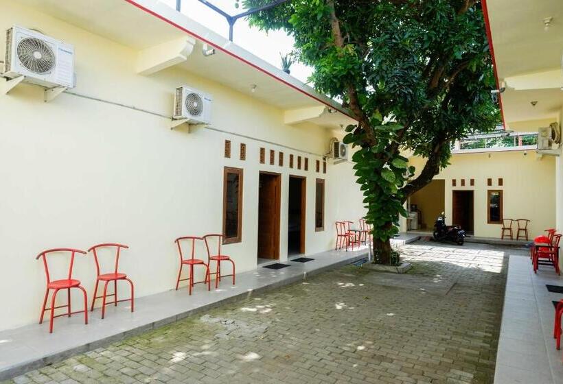 فندق Reddoorz @ Umbul Ponggok Waterpark Klaten