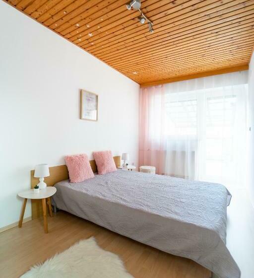 Reneček Rekreační řadový Dům S Vyhlídkou Na Libín