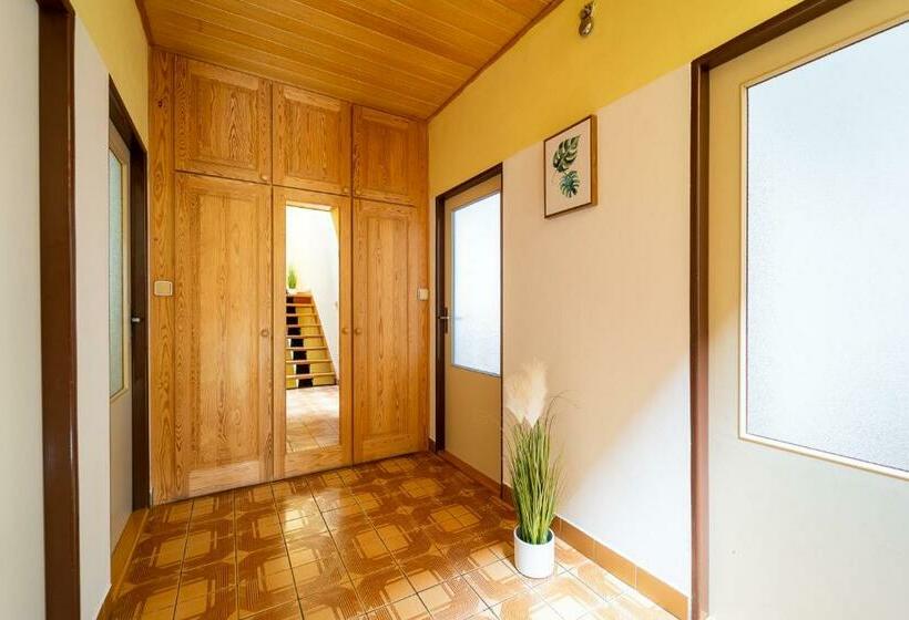 Reneček Rekreační řadový Dům S Vyhlídkou Na Libín