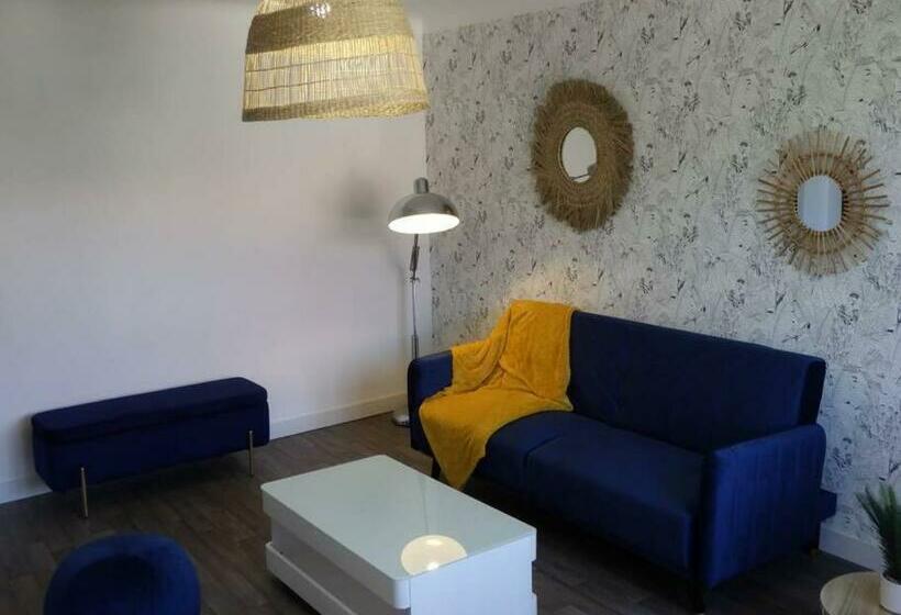 Spacieux Appartement Au Pied De La Cité Médiévale