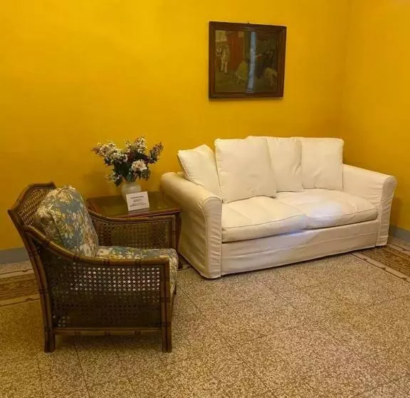 Augusto House