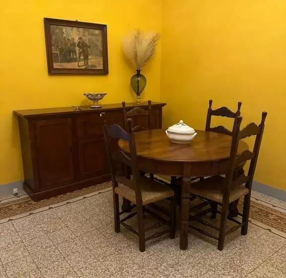 Augusto House