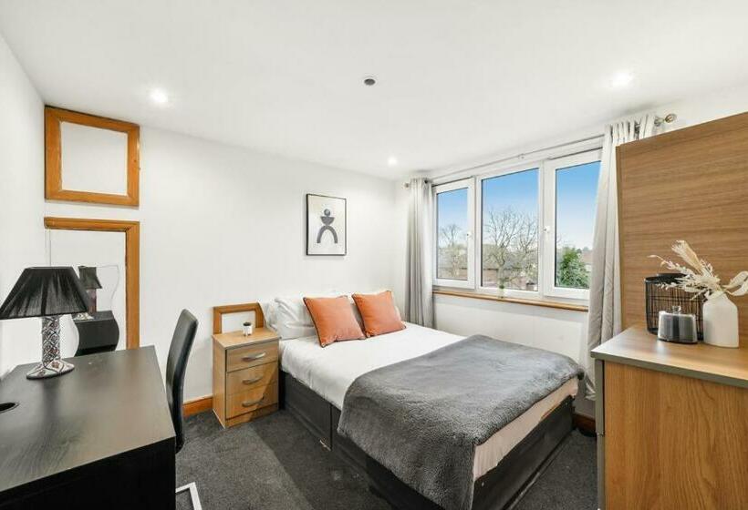 Greenford Hububb Stay