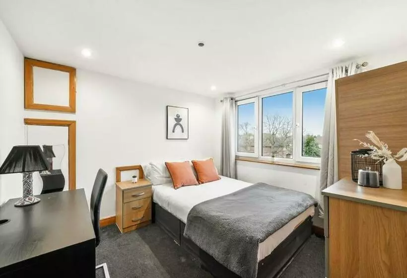 Greenford Hububb Stay