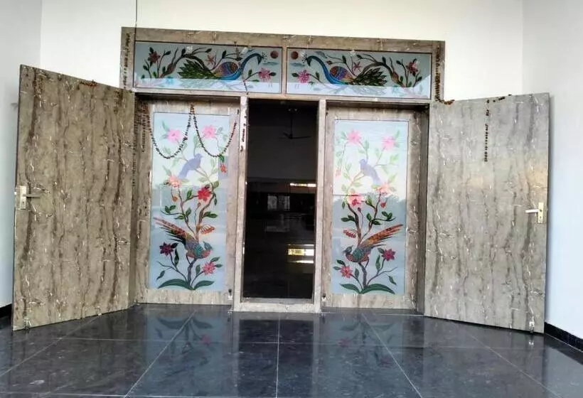 Hotelli Mishra Palace By Wb Inn