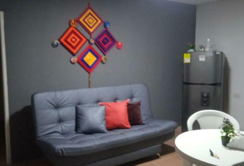 Apto #5 Cómodo Y Acogedor En Lugar Estratégico