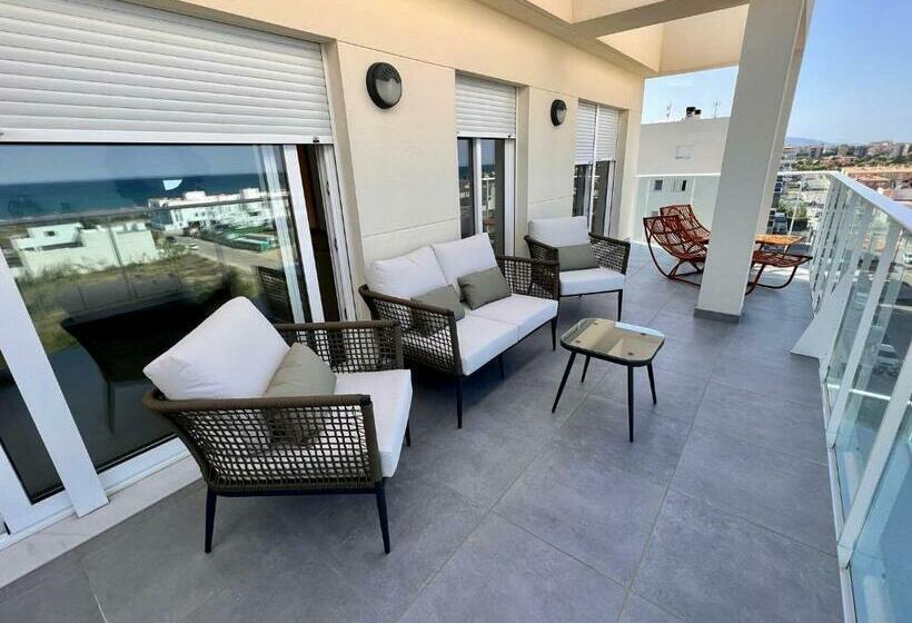 Beautiful Penthouse With Pool And Wonderful Beach View